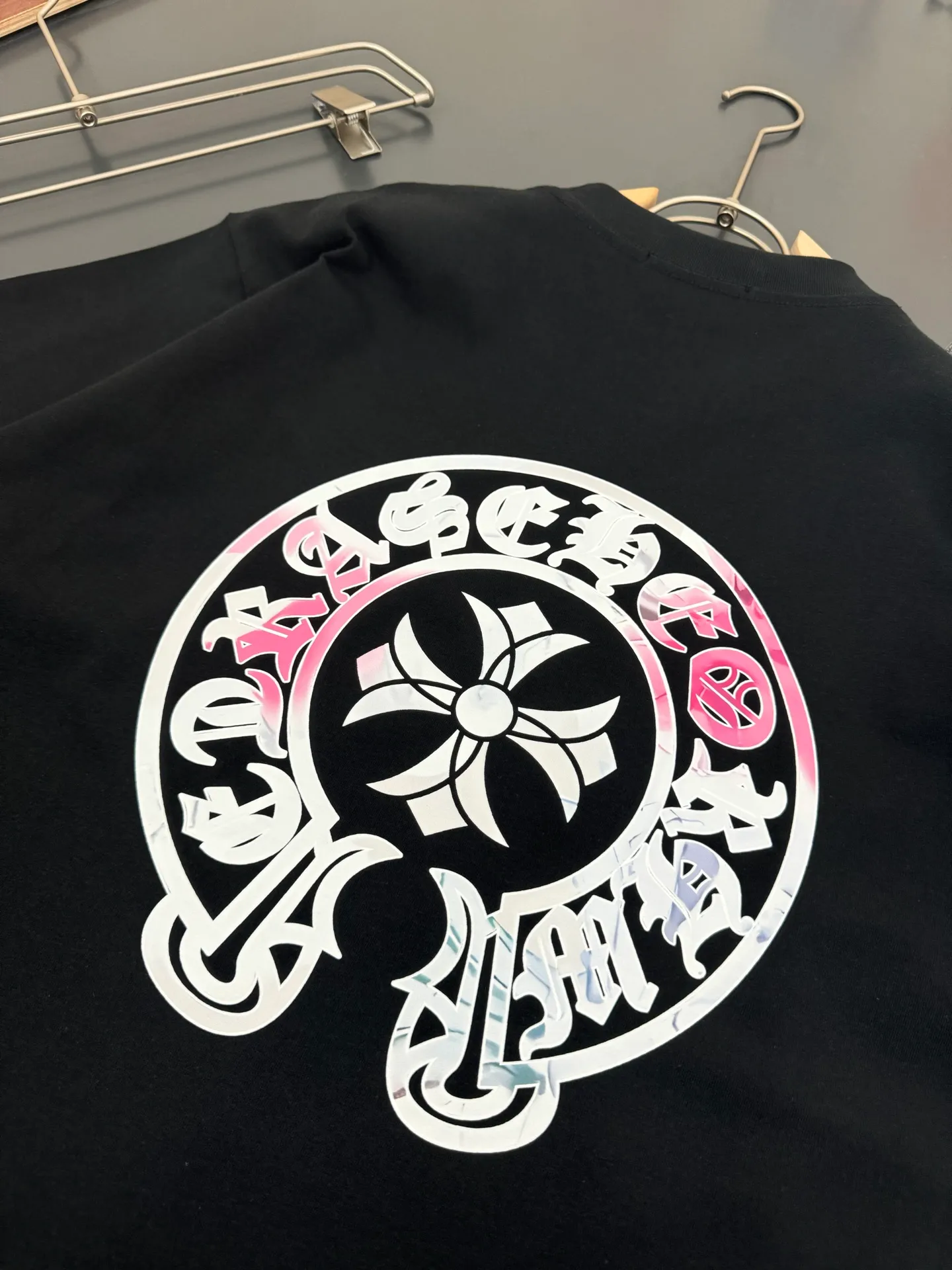 🅿️210 Chrome Hearts*320g heavyweight pure cotton T-shirt, thick, breathable and loose fit. Printed logo design. Spring and summer new round neck fashionable short-sleeved T-shirt. Comfortable against the skin, durable and easy to wear. The original factory is meticulous in craftsmanship. A must-have for casual and versatile colors. Color: Black Anchor Red. Size: S M L XL XXL.